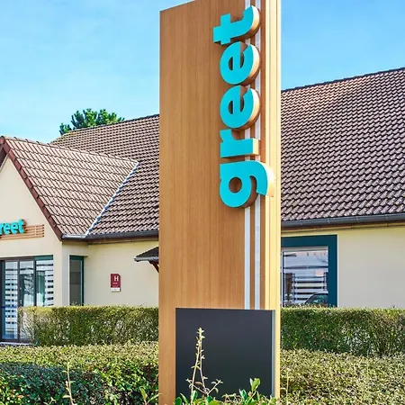 Hotel Greet Versailles - Le Bretonneux 3*