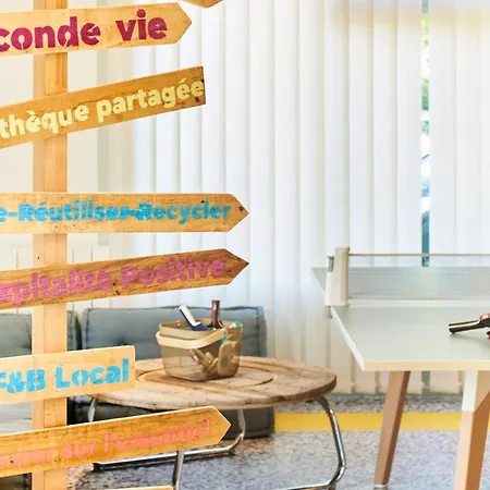 Greet Versailles - Le Bretonneux Hotel