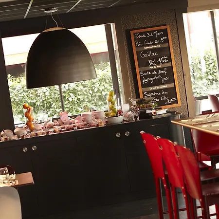 Greet Versailles - Le Bretonneux Hotel Voisins-le-Bretonneux