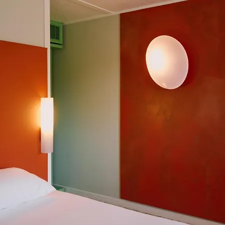 Hotel Greet Versailles - Le Bretonneux Voisins-le-Bretonneux