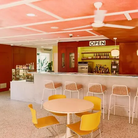 Hotel Greet Versailles - Le Bretonneux